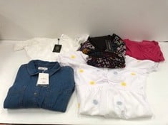 5 X DRESSES VARIOUS BRANDS AND SIZES INCLUDING SPRINGFIELD DENIM DRESS SIZE 40 - LOCATION 11C.