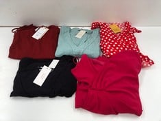 5 X DRESSES VARIOUS BRANDS AND SIZES INCLUDING MAROON VILA DRESS SIZE S - LOCATION 11C.