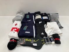 15 X SPORTSWEAR VARIOUS MAKES AND MODELS INCLUDING ADIDAS SOCKS 46-48 - LOCATION 23C.