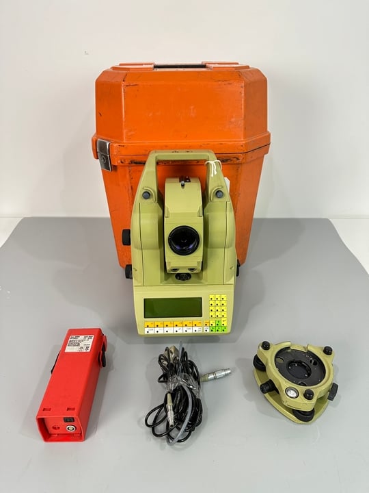 Leica Tca 1100  Total Station, With Case And Leica Geb70 Battery. (VAT ONLY PAYABLE ON BUYERS PREMIUM)