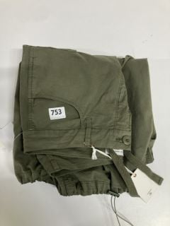 GREEN CARGOS - SIZE: 26 - RRP: £187.00