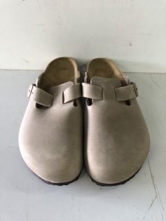 BIRKENSTOCK BOSTON CLOG SIZE: EU 39