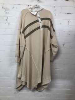 WOMEN'S DESIGNER JUMPER/SHIRT - SIZE L - SIZE $128