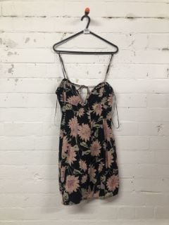 WOMEN'S DESIGNER DRESS IN FLORAL MULTI - SIZE XS - RRP $128