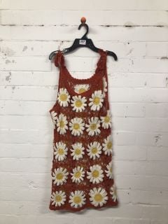 WOMEN'S DESIGNER KNITTED FLORAL DRESS IN RED - SIZE M/L - RRP £120