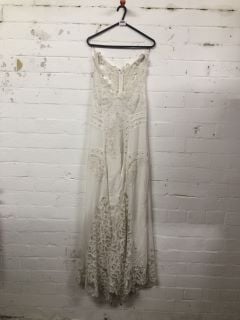 WOMEN'S DESIGNER DRESS IN WHITE - SIZE M - RRP £270