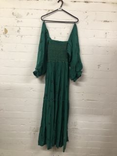 WOMEN'S DESIGNER DRESS IN GREEN - SIZE M - RRP $168