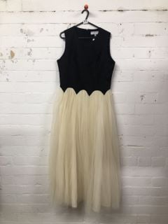 WOMEN'S DESIGNER DRESS IN BLACK/CREME - SIZE UK 8 - RRP £149