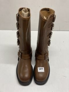 PAIR OF ASRA KNEE HIGH BOOTS IN BROWN SIZE EUR 38