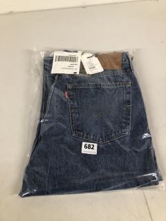 LEVIS 501 81 JEANS IN BLUE SIZE 29