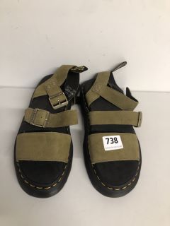 PAIR  OF DR MARTENS SANDALS IN BLACK AND GREEN SIZE UK 8