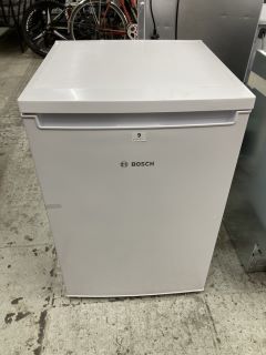 BOSCH UNDERCOUNTER FRIDGE MODEL KTL15NWECG RRP £299