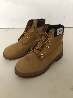 TIMBERLAND BOOTS SIZE 5