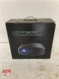 BEAMERKING LED PROJECTOR