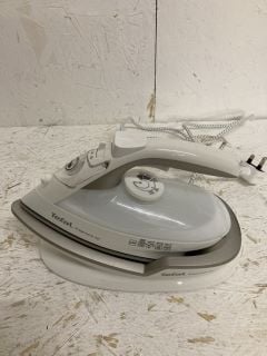 TEFAL FREEMOVE AIR FAST & EASY IRON