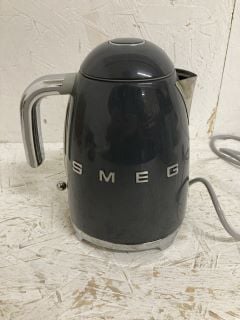 2 X KITCHEN ITEMS INC SMEG KETTLE