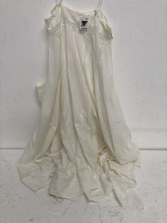 SIESTA MAXI DRESS SIZE: M RRP: £118 (IVRY)