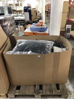 PALLET OF BEDDING