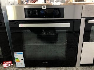 MIELE BUILT - IN SINGLE OVEN - MODEL 11092980 (EX-DISPLAY)