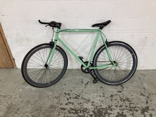 GREEN DEBADGED ROAD BIKE (MPSS03126350)(VAT ONLY PAYABLE ON BUYERS PREMIUM)