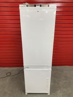 GRUNDIG FREESTANDING FRIDGE FREEZER MODEL: GKF 473 (EX DISPLAY) RRP: £349