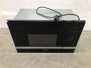 SIEMENS IQ500 BUILT IN 800W MICROWAVE OVEN IN BLACK AND STAINLESS STEEL MODEL: BF525LMS0B RRP: £409 (IN PACKAGING)