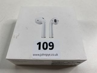 APPLE AIRPODS EARPHONES IN WHITE: MODEL NO A2031 A1602 A2032 (WITH BOX)  [JPTN41113]