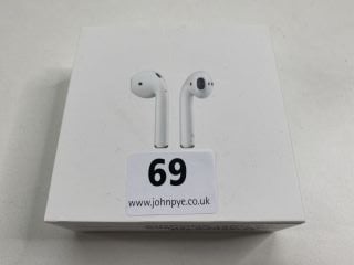 APPLE AIRPODS (2ND GEN) EARPHONE IN WHITE: MODEL NO A2031 A2032 A1934 (WITH BOX & CHARGE CABLE)  [JPTN41478]