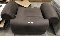 BROWN RECLINER ARMCHAIR (PARTS MISSING)