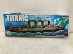 REVELL 1/570 RMS TITANIC PLASTIC MODEL KIT