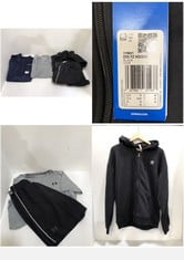 4 X ASSORTED CLOTHES TO INCLUDE UNDER ARMOUR GREY T-SHIRT - SIZE S