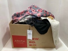 BOX OF ASSORTED KIDS CLOTHES TO INCLUDE JOULES RIGHT AS RAIN FLORAL GREY JACKET - SIZE 6 YEARS