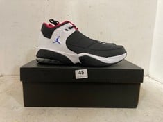 JORDAN MAX AURA 3 TRAINERS IN COLOUR BLACK/MEDIUM BLUE-WHITE IN UK SIZE 10-RRP £180