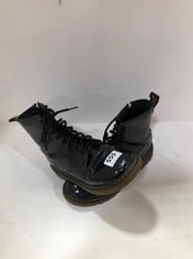 DR. MARTENS 1460 BLACK PATENT LAMPER WOMENS BLACK BOOTS SIZE 5.5 - RRP £139