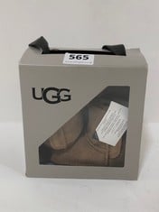 UGG BABY CLASSIC SIZE XS (0-6 MONTHS)