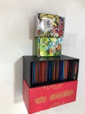 4 X ASSORTED POKEMON CARD PACKS TO INCLUDE POKEMON SCARLET & VIOLET KORAIDON TRADING GAME