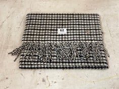 DUNHILL HOUNDSTOOTH CASHMERE D SCARF IN BLACK & WHITE 180 X 28 -RRP £100