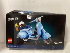 LEGO ICONS 10298 VESPA 125