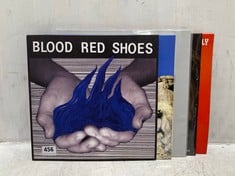 5 X ASSORTED VINYLS TO INCLUDE BLOOD RED SHOES FIRE LIKE THIS VINYL