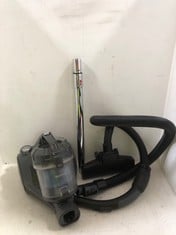 CYLINDER BAGLESS VACUUM CLEANER