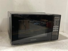 PANASONIC MICROWAVE OVEN IN BLACK - MODEL NO. NN-E28JBM - RRP £100