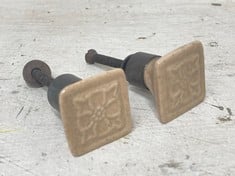 288 X STONE THE CROWS ASSORTMENT OF 12 SMALL SQUARE KNOBS