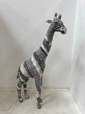 4 X STONE THE CROWS LARGE GIRAFFE - HGT 46CMS