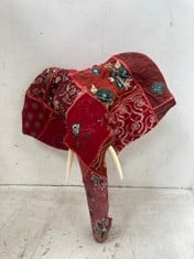 2 X STONE THE CROWS PATCH ELEPHANT HEAD - RED - 41X20X43CM