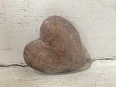 192 X STONE THE CROWS LARGE HEART - WTH 7CM - TOTAL RRP £768