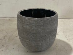 24 X STONE THE CROWS MEDIUM CACHEPOT - GREY - (H) 13.5 X (W) 14 X (D) 14 CM - TOTAL RRP £432