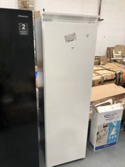 HOTPOINT TALL INTEGRATED LARDER FRIDGE IN WHITE WITH ICEBOX - MODEL NO. HSZ18011UK - RRP £474 (ZONE 2)