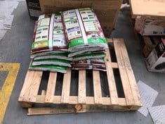 APPROX 12 X MIRACLE-GRO PREMIUM GARDEN SOIL 30 (ZONE 2) (KERBSIDE PALLET DELIVERY)