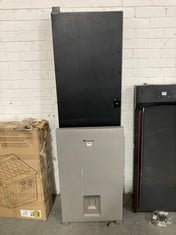 HOTPOINT FREESTANDING FRIDGE FREEZER WITH WATER DISPENSER IN STAINLESS STEEL (TOP DOOR ONLY) TO INCLUDE TALL FRIDGE DOOR IN BLACK (ZONE 4)