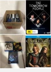 32X ASSORTED DVDS/BLUE RAYS TO INCLUDE CAMELOT [BLU-RAY] [US IMPORT], THE TOMORROW PEOPLE - THE COMPLETE SERIES [BOX SET] (PAL REGIONS 2 & 4).